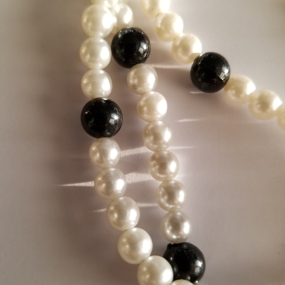 Vintage necklace black and white faux pearl necklace pearlcore - Picture 7 of 12